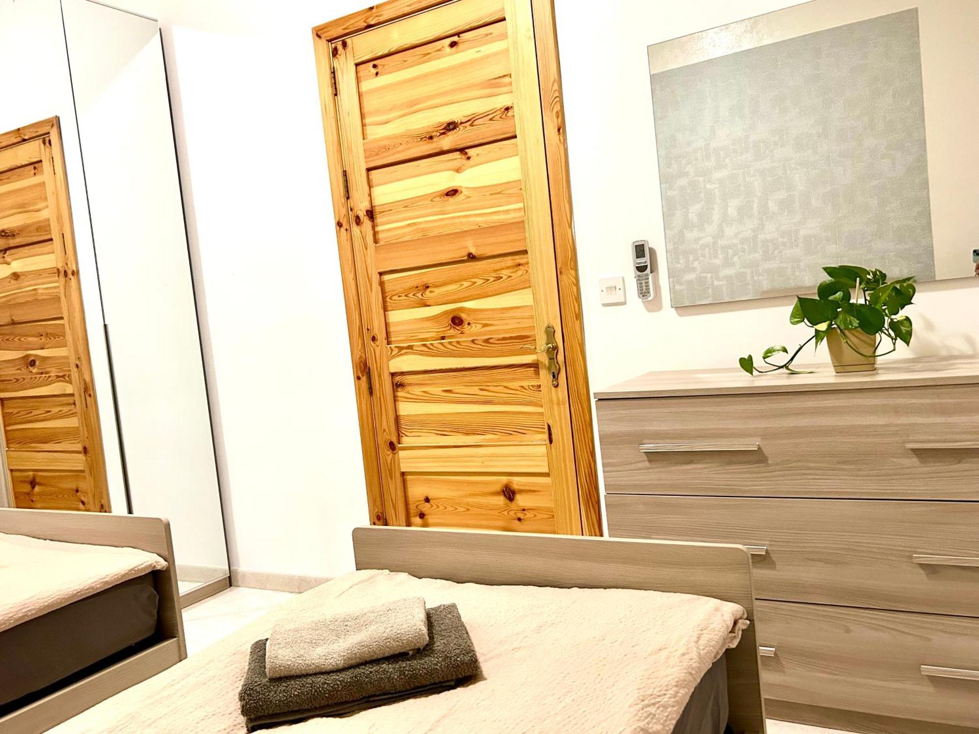 Arzella Apartments Xlendi Stylish Stay Near Beach Local Eats Екстер'єр фото