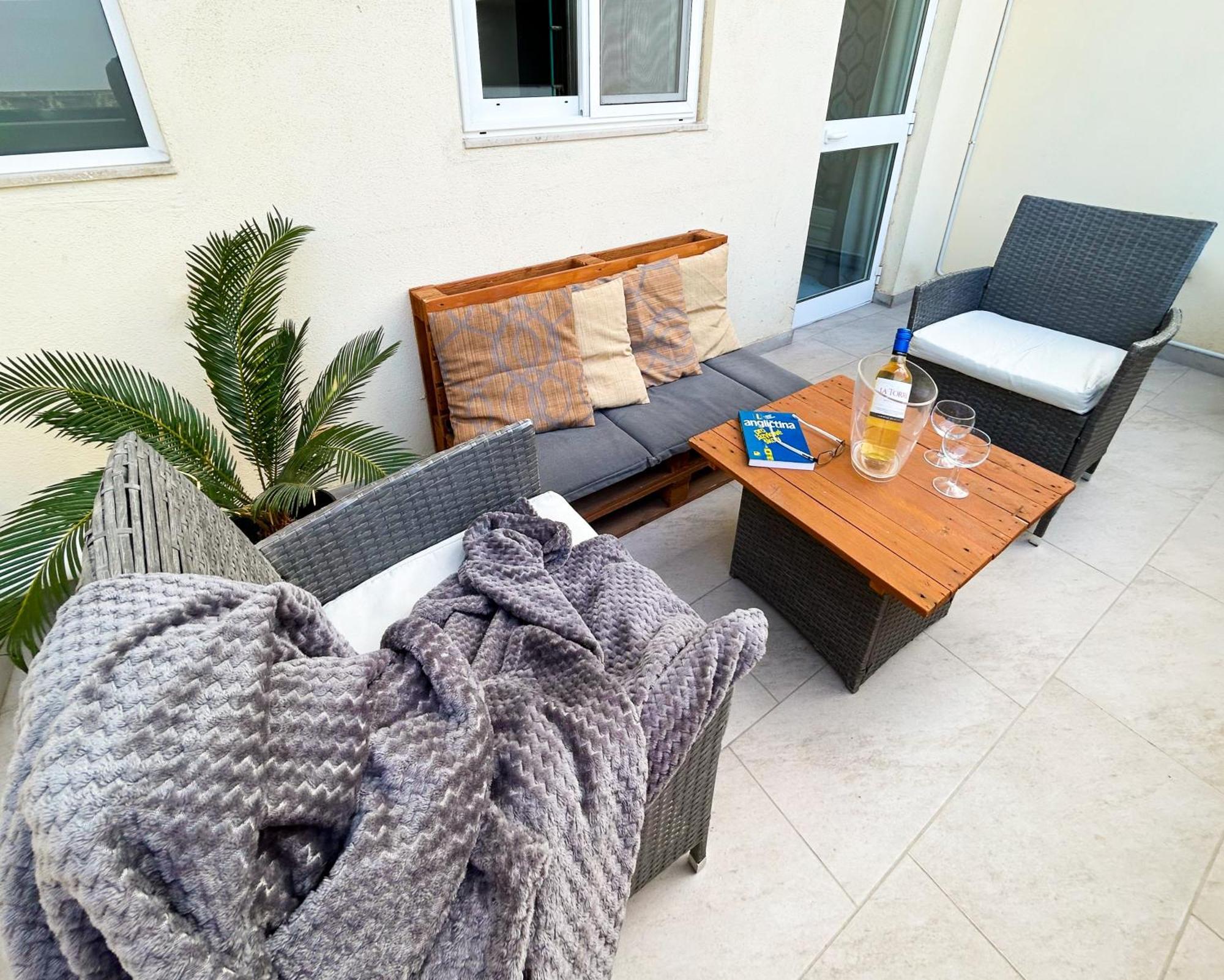 Arzella Apartments Xlendi Stylish Stay Near Beach Local Eats Екстер'єр фото